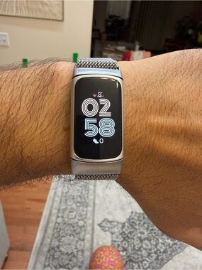 Fitbit Charge Advanced Fitness Tracker Silver w/ Milanese Band & OEM Charger